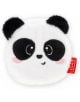 Legami SOS Panda Hand Warmer е плюшена монетка с лице на панда с черни уши, големи очи, розови бузи и малка усмивка. Червеният етикет добавя чар и топлина за ръце в хладните дни.-1-thumb