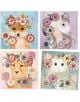 Четири квадратни илюстрации на животни - лисица, еднорог, гепард и бухал - с цветни текстилни цветя върху пастелни фонове. Творчески комплект Djeco - Картини Furry Friends с текстилни цветя носи игриво, фантастично усещане.-5-thumb