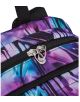Близък план на ученическа раница Seven Pro XXL Detach Royal Violet, показващ нейния цветен абстрактен модел в лилави, сини и черни нюанси и джоб с цип с две метални ципове.-8-thumb