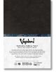 Задната корица на Vagabond Definitive Edition, Vol. 2 има черен текстуриран фон с петна, логото на Vagabond, резюме за битката на Мусаши с монасите-войни от храма Хозоин и информация за изданието в долната част.-3-thumb