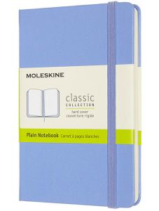 Джобен светлосин тефтер Moleskine Classic Hydrangea Blue с твърди корици и нелинирани страници