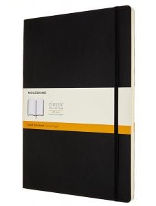 Черен тефтер Moleskine Classic Black в размер A4 с меки корици и листа на широки редове