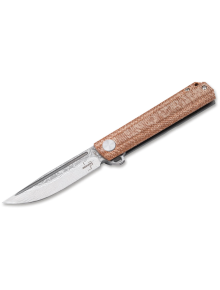 Сгъваем нож Boker Plus Cataclyst Flipjoint Damast, кафяв, Сгъваем нож с кафява дръжка с текстура и сребърно острие с шарка, показан напълно отворен на бял фон. Наличен в книжарница Orange, това е моделът Boker Plus Cataclyst.