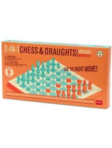 Правоъгълна кутия с етикет 2-IN-1 Chess & Draughts, Vintage Memories показва илюстрации на оранжеви и сини шахматни фигури върху синьо-бяла дъска. Дървен шах и дама Legami – текстът "Направи правилния ход!" се появява най-отпред.