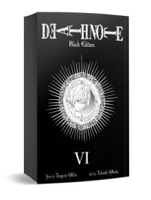 Черната корица на Death Note Black Edition, Vol. 6 показва рисунка в сиви тонове на прав космат герой, вероятно Лайт Ягами, в украсен кръг. В долната част на корицата са посочени Цугуми Охба (история) и Такеши Обата (рисунка).