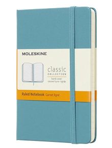Джобен пастелносин тефтер Moleskine Classic Reef Blue с твърди корици и линирани страници - Moleskine - Moleskine - Жена, Мъж - Moleskine - Classic - 8058341715246