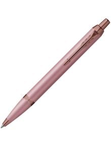 Луксозната химикалка Parker IM Mauve с метално тяло и розово-златисти акценти е показана на бял фон, предлага се в подаръчна кутия.