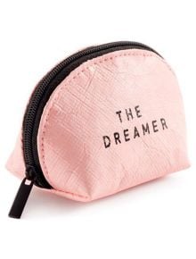 Светлорозов Портмоне за монети Miquelrius Tyvek The Dreamer с цип и надпис "THE DREAMER" с черни главни букви отпред.