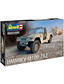 Кутия за Сглобяем модел Revell - Военен камион М1097А2 с детайлен бежов HMMWV на прашен терен с друго бронирано превозно средство зад него. Марката и текстът на модела се виждат върху опаковката.