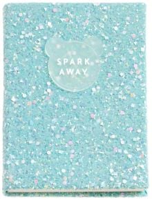 Тетрадката Miquelrius Back2Fun Spark Away има твърди блестящи светлосини корици и привличащ вниманието дизайн.