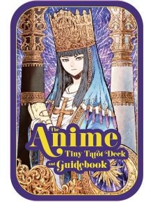 Таро палубата и ръководството на Anime Tiny е с илюстрирана корица с царствена жена в аниме стил в златни одежди и корона, застанала между богато украсени колони на мистичен лилав фон - идеална за колекционери.