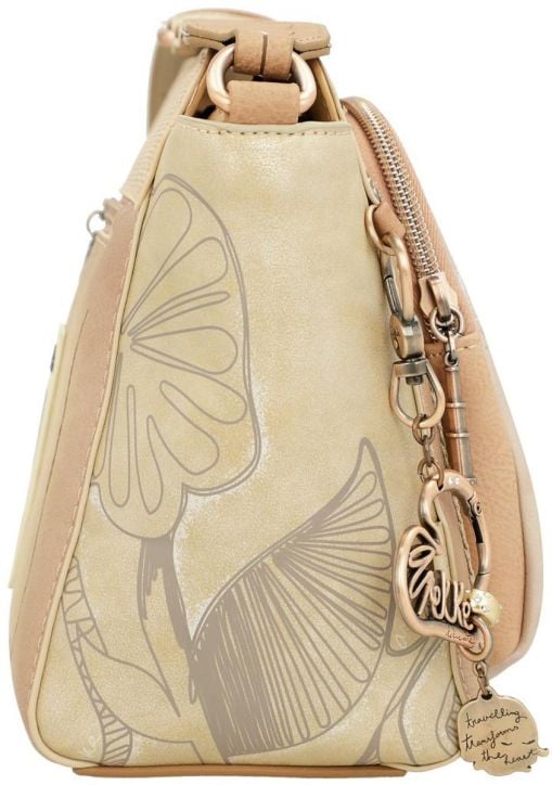 Бежова дамска чанта Anekke Memories за през рамо (28x20x8 см) с дизайн на пеперудени крила, златисти елементи, цип и декоративни ключодържатели с надпис.-4