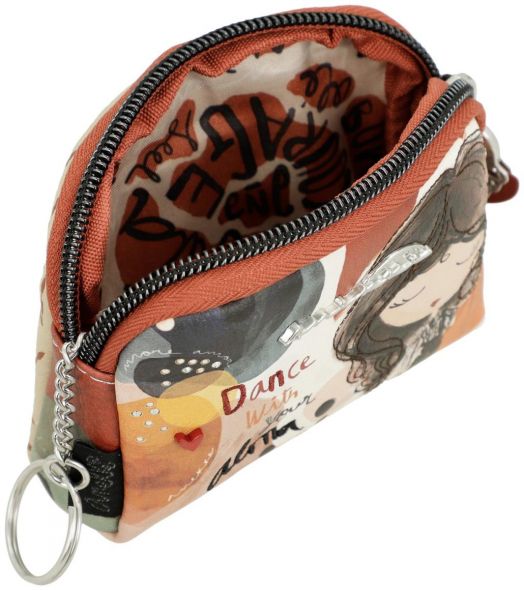 Дамски портфейл Anekke Alma (12 x 9 x 3 см) е малка чантичка с цип, с ключодържател, цветно художествено оформление, "Dance with your heart" (Танцувай със сърцето си) отпред, абстрактни мотиви отвътре и частично отворена, за да разкрие вътрешността си.-6