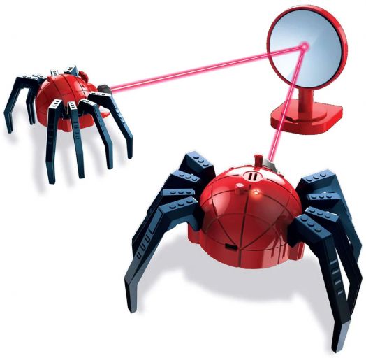 Два червени и черни паяка-играчки, направени от преплетени тухлички, са свързани с розов лазерен лъч към кръгла червено-бяла мишена, наподобяваща Детска лаборатория 4М - Детектор за движение-идеална образователна играчка.-3