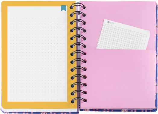 Открит джобен дневен бележник-органайзер Miquelrius Meow за 10 месеца (септември 2026 – август 2027), със спирален гръб, страница с точки отляво с жълта рамка, синя разделителна лента и розов джоб с лист квадратна хартия за лесна организация.-4
