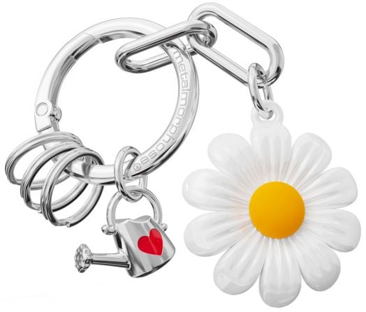 Ключодържател Metalmorphose - Daisy със сребрист ринг, бяло цвете маргаритка с жълт център и малка сребриста лейка с червено сърце.-1