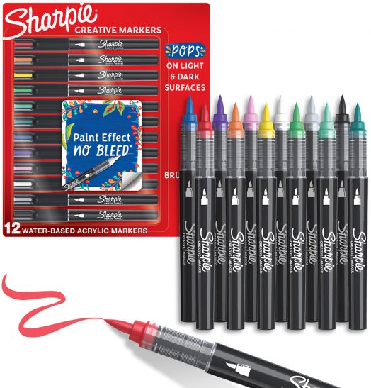 Показан е комплект от 12 акрилни маркера с креативен накрайник на четката Sharpie в различни цветове, като капачките са свалени, за да се видят накрайниците на четката. На опаковката се подчертава, че няма размазване и има отлични резултати върху светли и-2