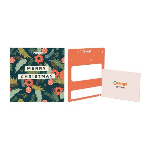 Подарете на любимите си хора Ваучер за подарък Коледни елементи - празничен държач за картички за подарък Merry Christmas с тъмнозелен и оранжев флорален дизайн, показан отворен и затворен до оранжева картичка за подарък. Идеален за подарък от вашия любим-2