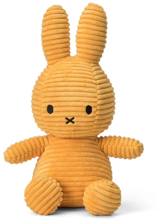 Плюшена играчка Miffy Eco Corduroy - жълт заек, 33 см, с дълги изправени уши, бродирани черни очи и X-образен нос и уста. Седи изправенa с разперени ръчички. Изработена от рипсено кадифе.-1