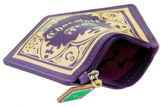 ABYstyle Harry Potter - Chocolate Frog е малка лилава чантичка за монети с цип, с жълто-черен дизайн, вдъхновен от Хари Потър, и шестоъгълна зелена и жълта дръжка на ципа, наподобяваща шоколадова жаба.-3