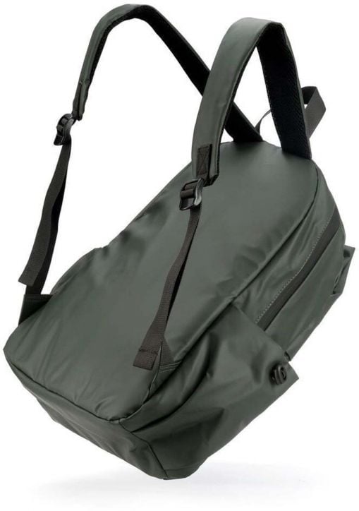 Тъмнозелена, минималистична Раница Bombata Urban New York 16'' с регулируеми черни презрамки и страничен джоб с цип, идеална като раница за лаптоп, е показана на бял фон.-3