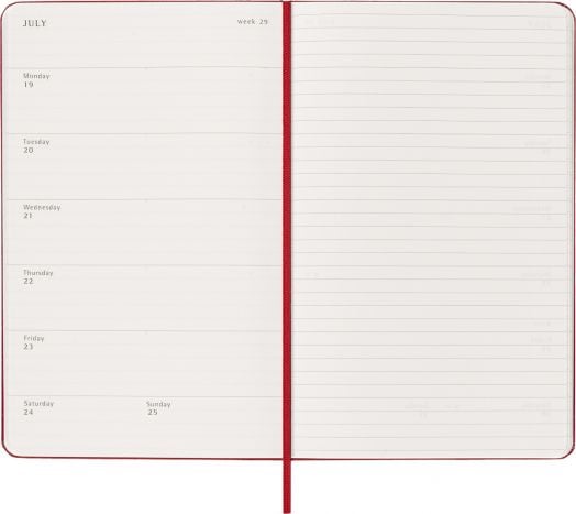 Отворете Moleskine „Седмичен тефтер-органайзер 18 месеца“ – Червен (юли 2026 – декември 2027): седмичен изглед с дни и дати вляво, място за бележки вдясно и червен разделител. Идеален за планиране до 18 месеца.-5
