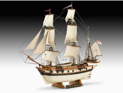 Сглобяем модел Revell - Ветроходен кораб H.M.S. Beagle с три мачти, бели платна, детайлно такелаж и табелка върху дървена поставка.-3