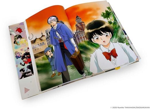The Art of Rumiko Takahashi Colors 1978-2024 е луксозна книга за изкуство на мангата с ярки аниме илюстрации, като например изненадано момиче в бяла риза с панделка и среброкоса героиня в синьо, на фона на детайлни изображения.-3