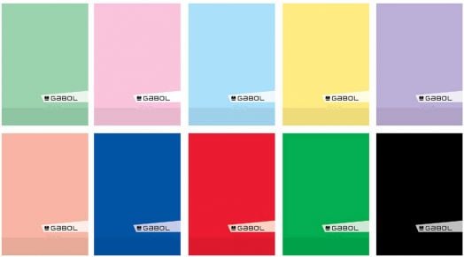 Десет "Ученическа тетрадка Gabol A5 с 40 листа на широки редове" са подредени в два реда по пет, всеки със солиден цвят: светлозелен, розов, светлосин, жълт, лавандула, праскова, тъмносин, червен, зелен и черен.-9