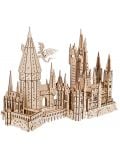 3D дървен пъзел Ugears Хари Потър - Замъкът Хогуортс, 340 части: детайлен модел на прочутия замък с кули и летящ дракон, вдъхновен от любимото училище за магьосници във фантастичен средновековен стил.