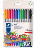 Опаковка от 12 броя Staedtler Noris 320 двувърхи флумастри в различни цветове, показани с капачките нагоре. На опаковката са изобразени анимационни чудовища на влак и червена химикалка, която рисува вълнообразна линия, налична в книжарница Orange.