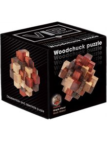 В черна кутия с надпис "3D пъзел Eureka VIP Woodchuck" се показва 3D логически пъзел от падаук, кленово дърво и черен орех - мисловни предизвикателства в различни дървесни нюанси.