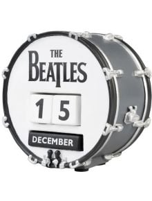 3D вечен календар Grupo Erik The Beatles е сребристо-бял календар с форма на барабан и метални акценти, на чиято предна страна е изобразена групата THE BEATLES - 15 ДЕКЕМВРИ, което го прави идеален музикален подарък.