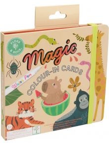 Комплектът "Карти за оцветяване с вода Floss & Rock - Jungle" включва многократни карти с животни, воден маркер, светлокафява корица с цветен надпис и зелена ластичка - за безкрайно оцветяване и забавление.