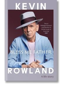 Корица на книгата "Благослови ме, отче": с портрет на автора Кевин Роуланд в светлосиньо сако и сива шапка, със сериозно изражение на обикновен фон.