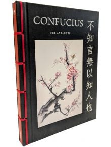 Конфуций: Аналите" е книга с твърди корици, с традиционна китайска подвързия, с китайски йероглифи и рисунка на птица и цвят - елегантно отражение на класическата китайска философия.