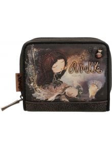 Дамски портфейл Anekke Dreamverse, 10 х 9 см, от синтетична кожа със цип, илюстрация на момиче със затворени очи и природни елементи. Отпред има надпис "Анеке" в стилни букви.