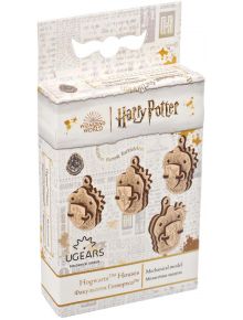 Дървени 3D пъзели Ugears - Хари Потър: Домовете на Хогуортс, 4 бр. - Комплект ключодържатели с гербовете на домовете, в опаковка с лога на Wizarding World и Хари Потър.