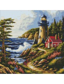 Диамантен гоблен Ideyka - Морски бряг пресъздава крайбрежен пейзаж с фар, разбиващи се вълни и малка червена къща, комбинирайки 5D ефект и ярка зеленина за визия като картини с диамантени камъчета под разкъсано небе.