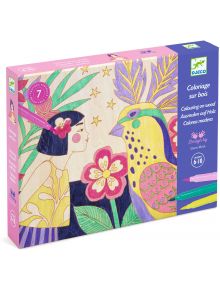 Цветна кутия с рисунка на момиче и птица сред цветя, с етикет "Творчески комплект Djeco - Оцветяване върху дърво сладки момичета", за възрасти 6-10 години.