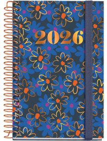 Джобен тефтер - органайзер Miquelrius Natura Dasies 2026, ден на страница има синя корица с цветни контурни цветя в оранжево и лилаво, медна спирала и тъмносин ластик за затваряне.