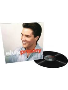 Плочата Elvis Presley - Ultimate Collection (VINYL) е до обложката си, на която има усмихнат тъмнокос мъж и заглавието на албума с едри бели и оранжеви букви.