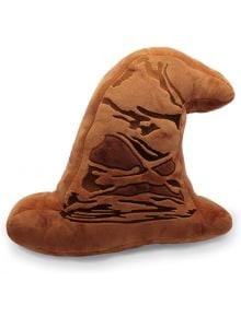 Плюшена говореща възглавница ABYstyle Harry Potter - Сортираща шапка, оформена като известната шапка от Хари Потър с детайлни бродерии, които пресъздават гънките и лицето на Сортиращата шапка.