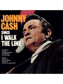 Обложката на албума на Джони Кеш с китара в близък план, гледащ настрани. Удебелен жълт и бял текст гласи "Johnny Cash - Sings I Walk the Line (VINYL)", подчертавайки ерата му в Sun Records на черен фон.