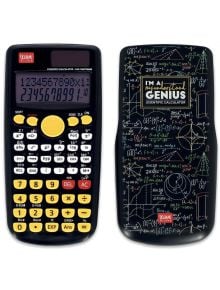 Калкулатор Legami - Разчитай на мен - Genius има черна, жълта и бяла клавиатура с цифров дисплей. В нейния калъф, представляващ забавен училищен аксесоар, са изобразени цветни математически формули и фразата "Аз съм неразбран гений.