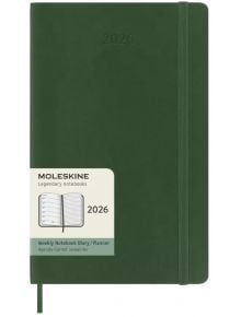 Класически зелен седмичен тефтер-органайзер Moleskine Myrtle Green 2026 с меки корици, ластична връзка, етикет с вътрешно оформление и марково лого.