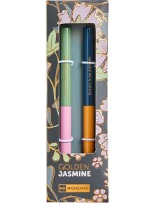 Комплект химикалки Miquelrius Golden Jasmin съдържа две автоматични метални химикалки с елегантен дизайн-една зелено-розова и една синьо-оранжева, кутия на цветя с надписи Miquelrius Golden Jasmin и MIQUELRIUS.