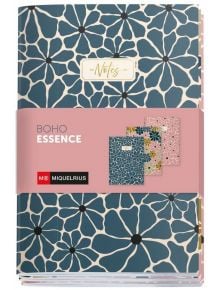 Комплектът тефтери Miquelrius Boho Essence A6, 3 бр. включва тетрадки със синьо-бели флорални корици с надпис Notes и розова лента BOHO ESSENCE, с три универсални дизайна за водене на бележки.