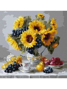 Комплект за лесно рисуване с акрилни бои Ideyka - Слънчогледи с грозде, 40x40 см: изобразява натюрморт със слънчогледи, грозде, каничка и ябълки. Идеален за фенове на рисуване по номера и ярките цветове.