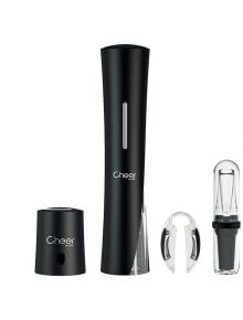 Комплектът за вино Cheer Moda Coffret Skyline, черен включва модерен черен електрически тирбушон, нож за фолио, запушалка за бутилка и наливна чаша, елегантно разположени на бял фон.